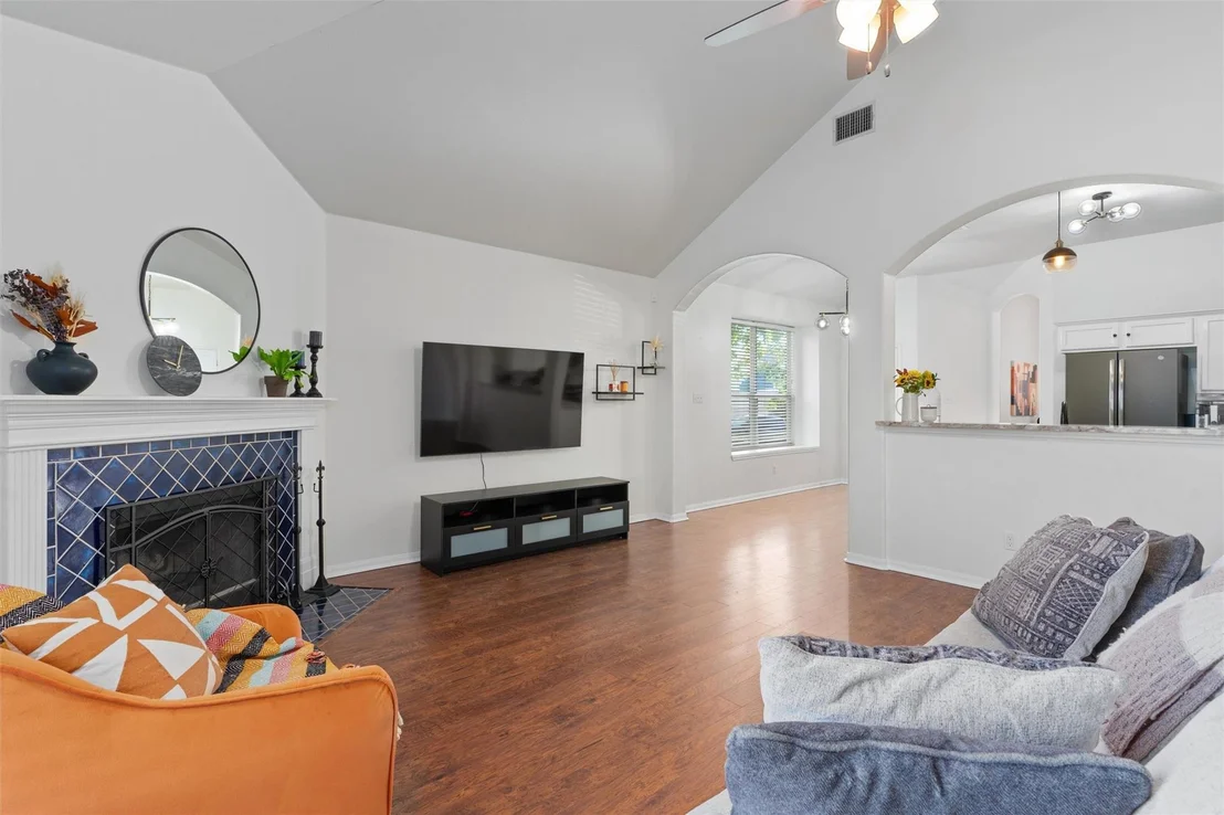 Photo of 902 Lavender CV
