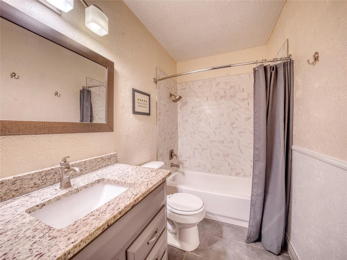 Photo of 1009 Green Meadow DR