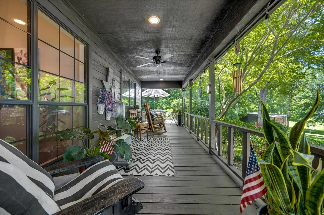 Photo of 23258 Edgewater DR