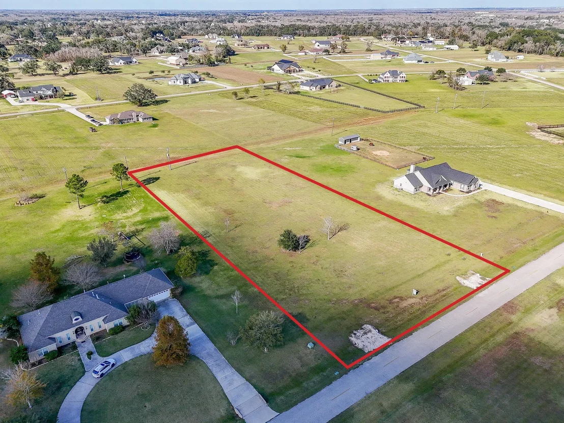 Photo of 702 Comanche Trail DR