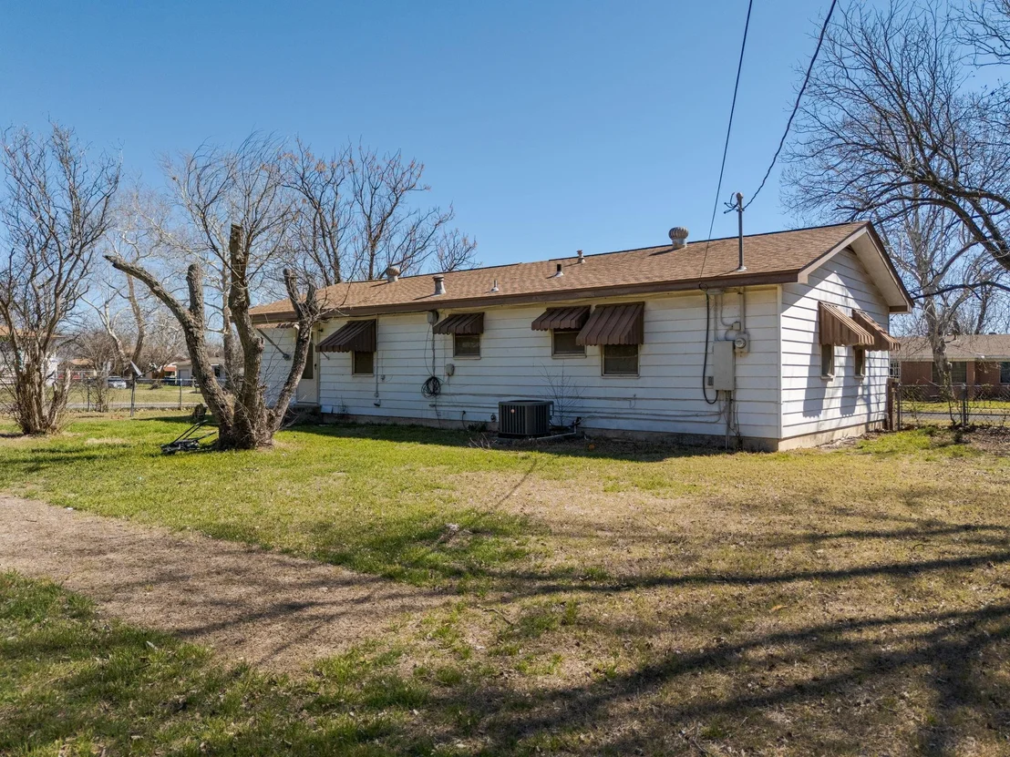Photo of 302 Easy ST