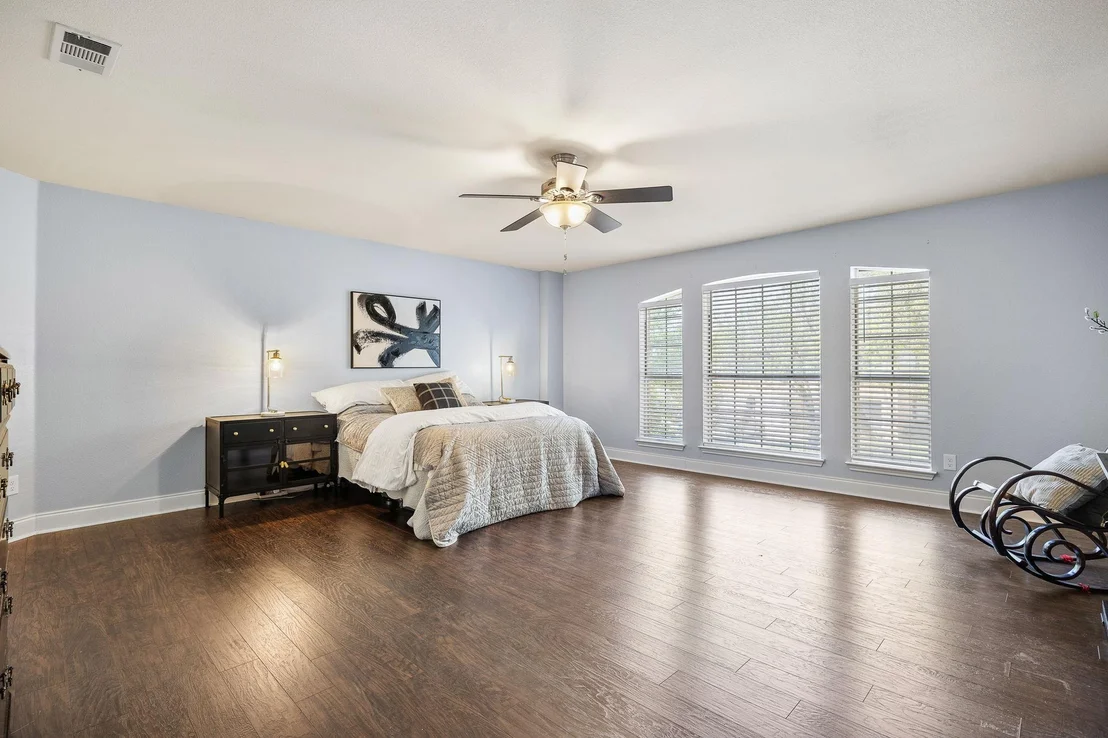 Photo of 1007 LAURELLEAF DR
