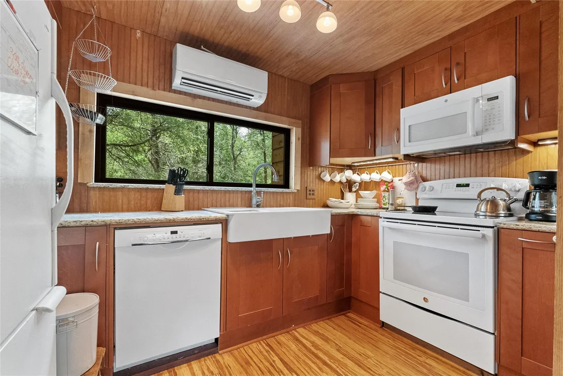 Photo of 415 Balch RD