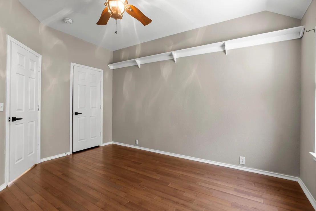 Photo of 10936 Colonel Winn LOOP