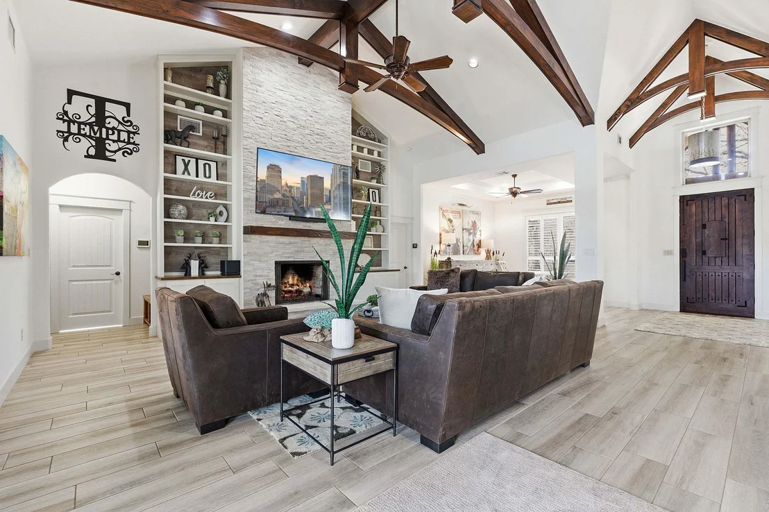 Photo of 308 Oak Plaza CV