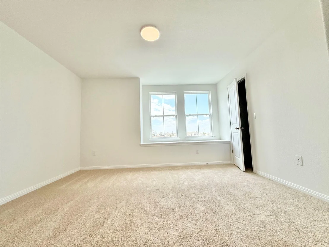 Photo of 476 Young ST