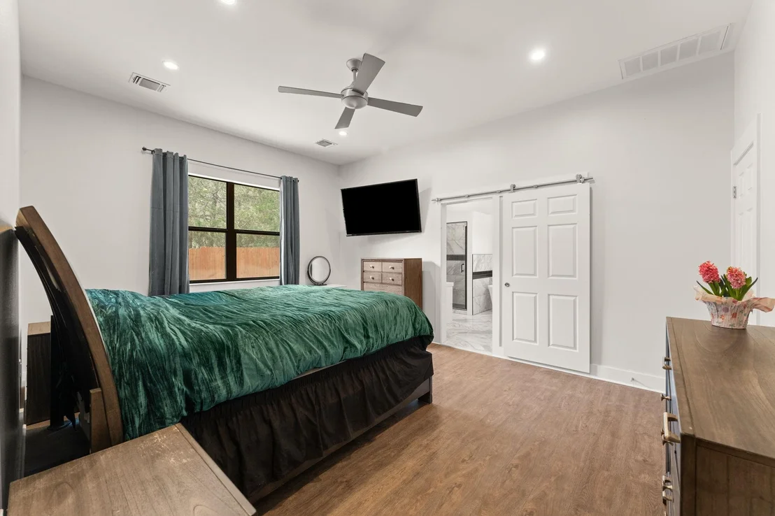 Photo of 120 Meadowood DR