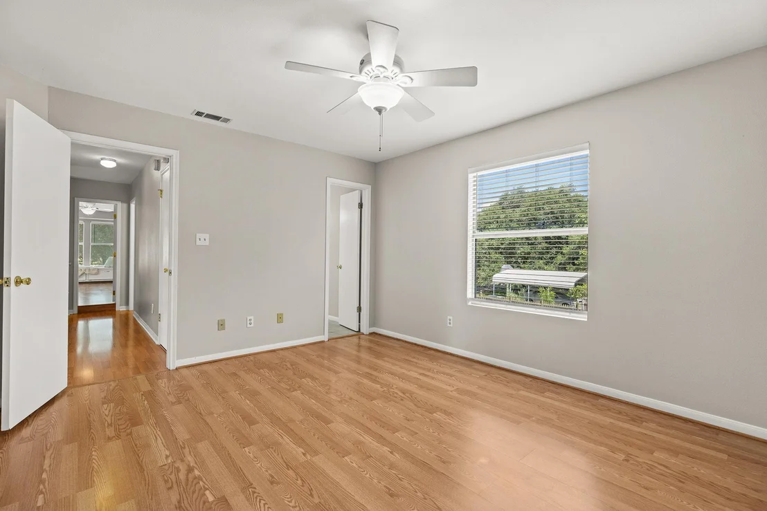 Photo of 604 Post Oak CIR