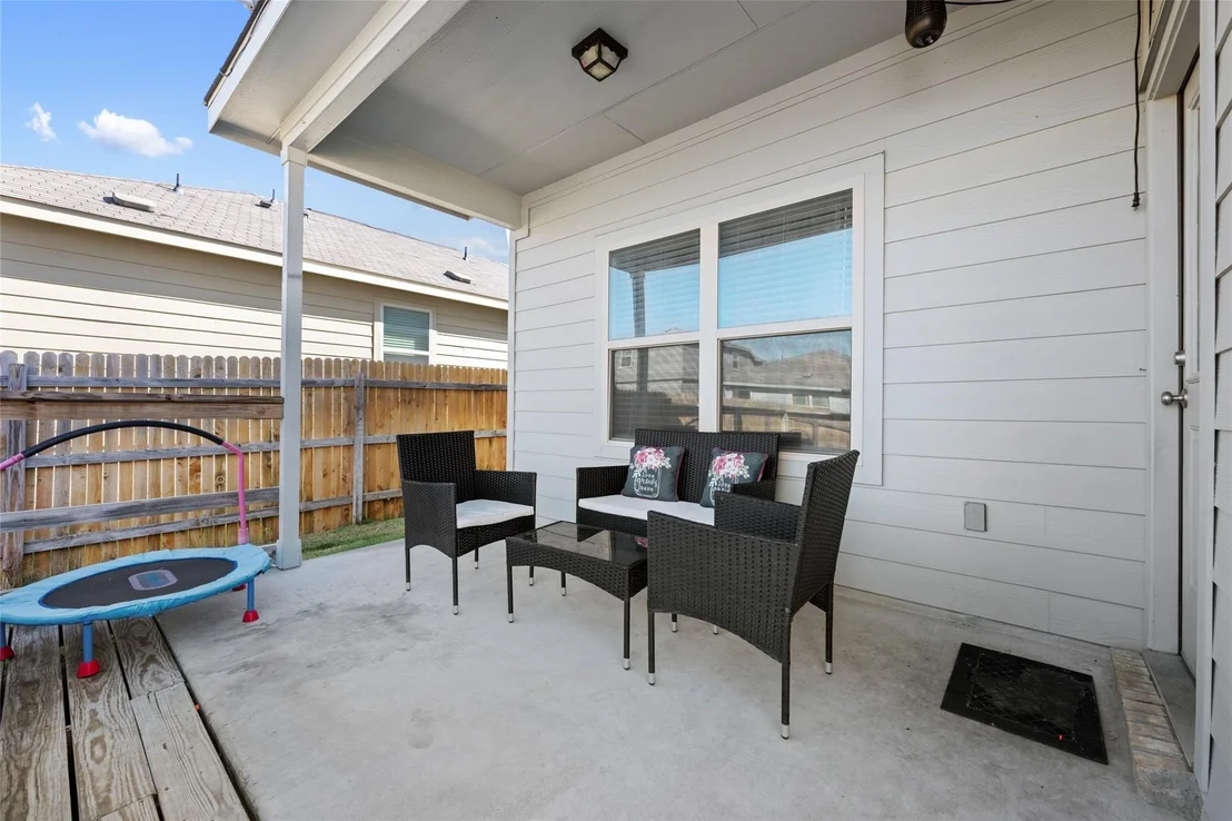 Photo of Unit 12F at 524 Circle WAY