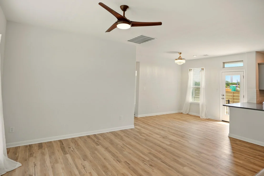Photo of 210 Weaver LN