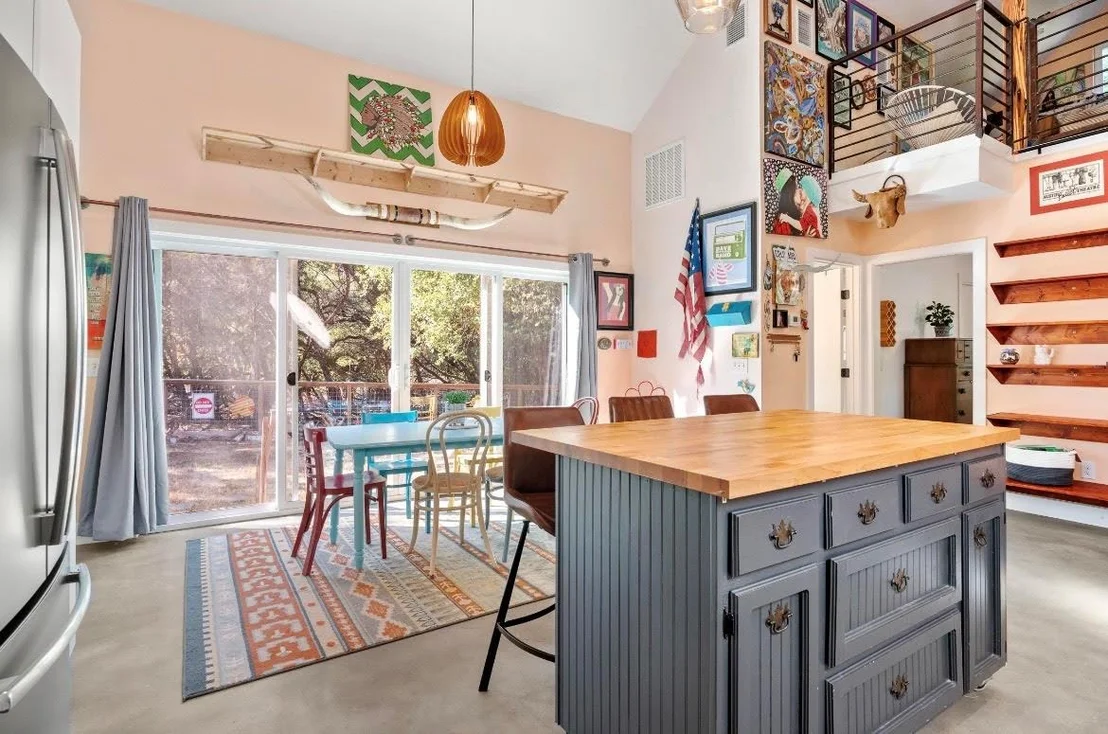 Photo of 108 Cowpoke CIR
