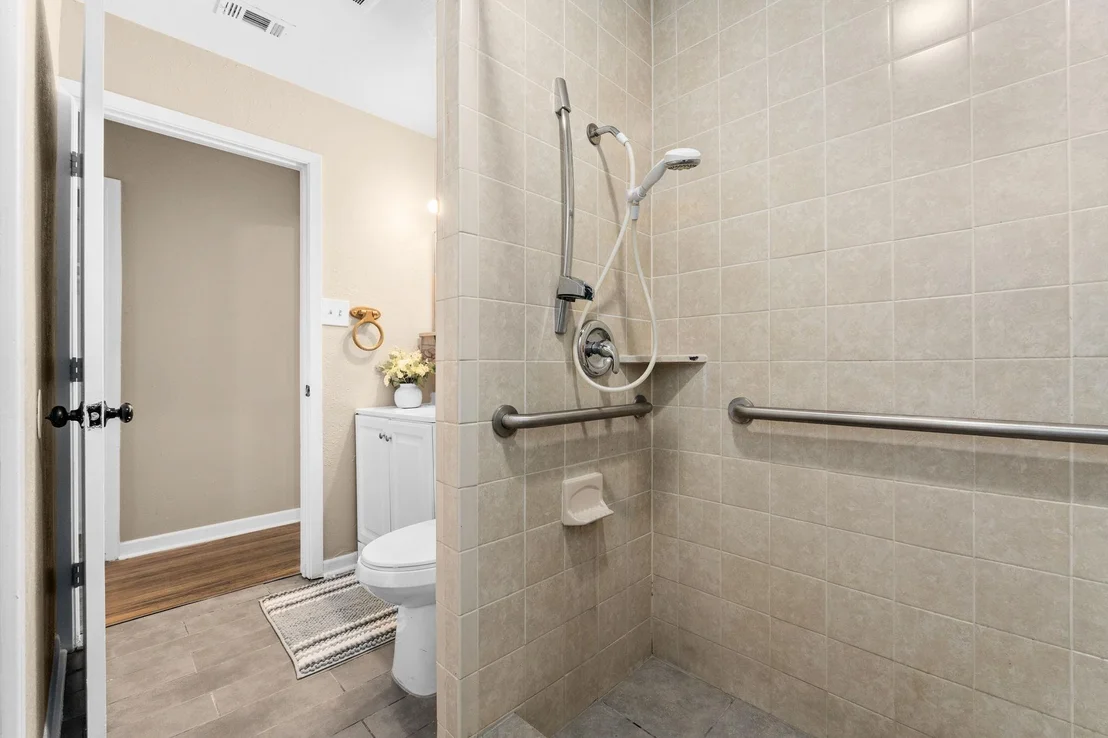Photo of 1301 West LN