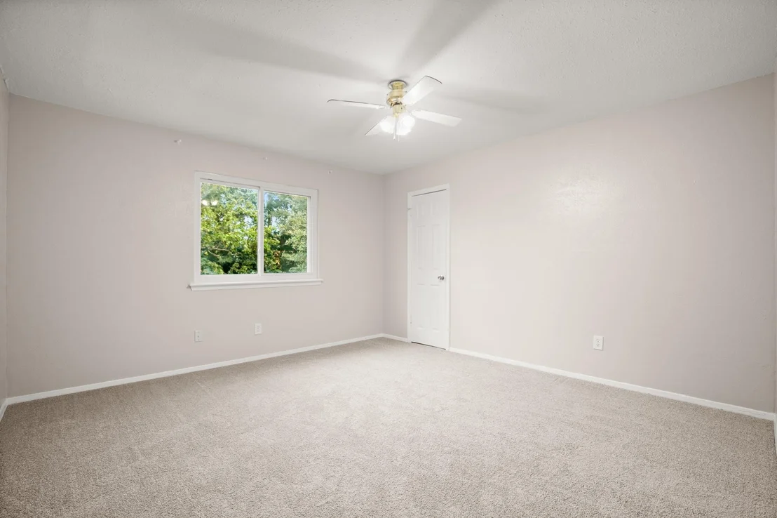 Photo of 211 Woodmont DR