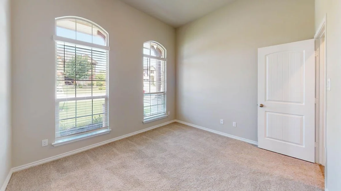 Photo of 616 Sydney BLVD