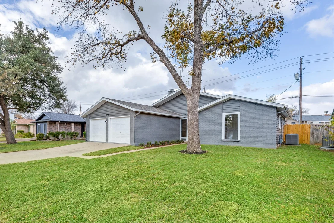 Photo of 1720 Pine Knoll DR