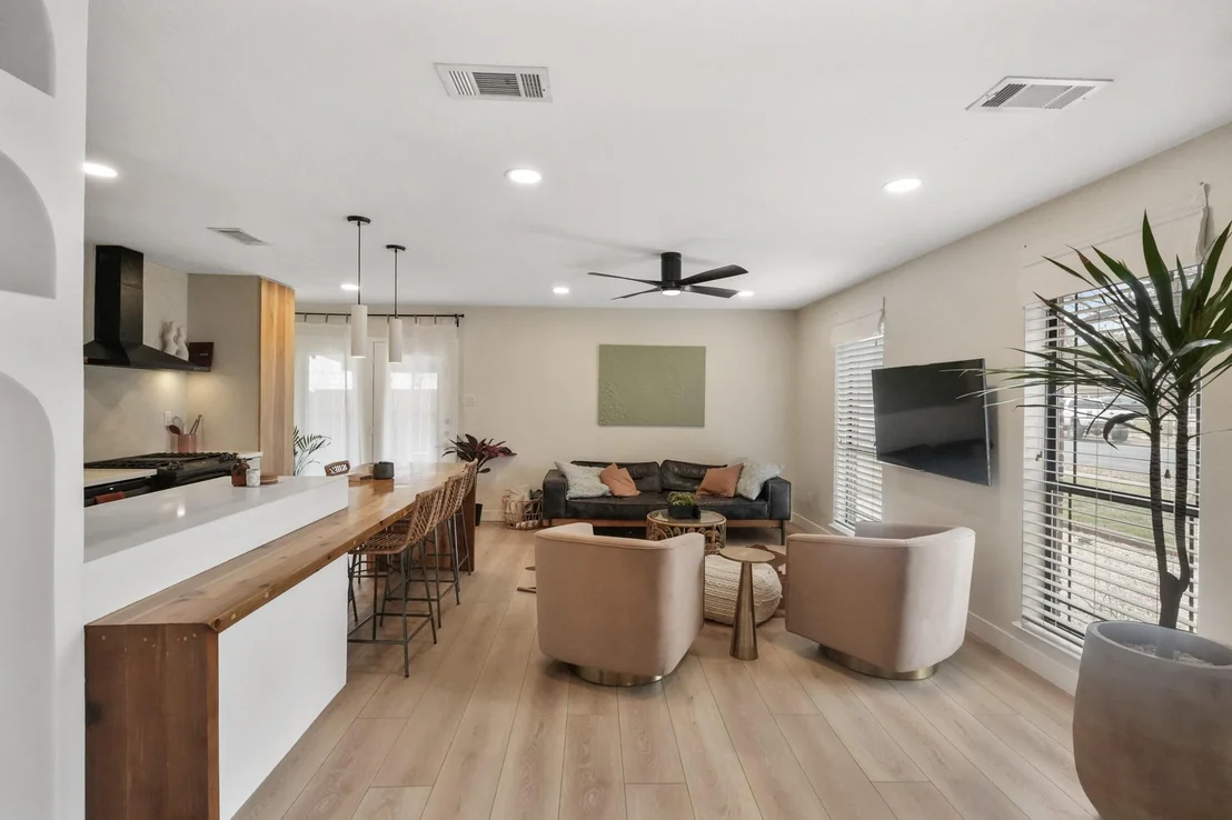 Photo of 10009 Floyd DR