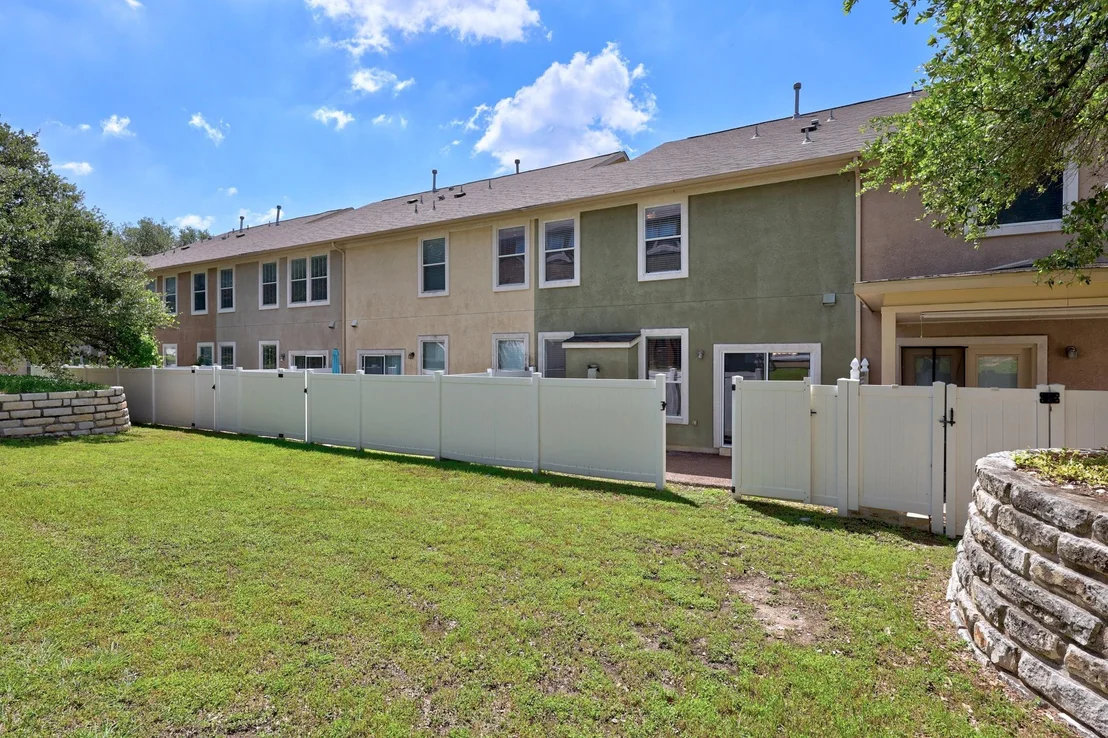 Photo of Unit 2002 at 700 Mandarin Flyway