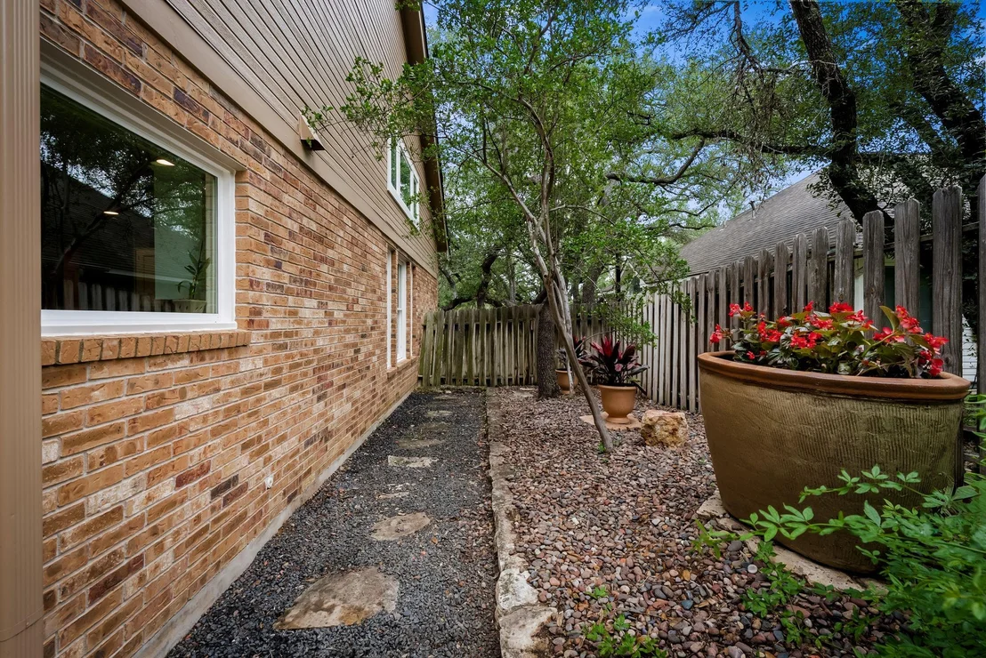 Photo of 3605 Latimer DR