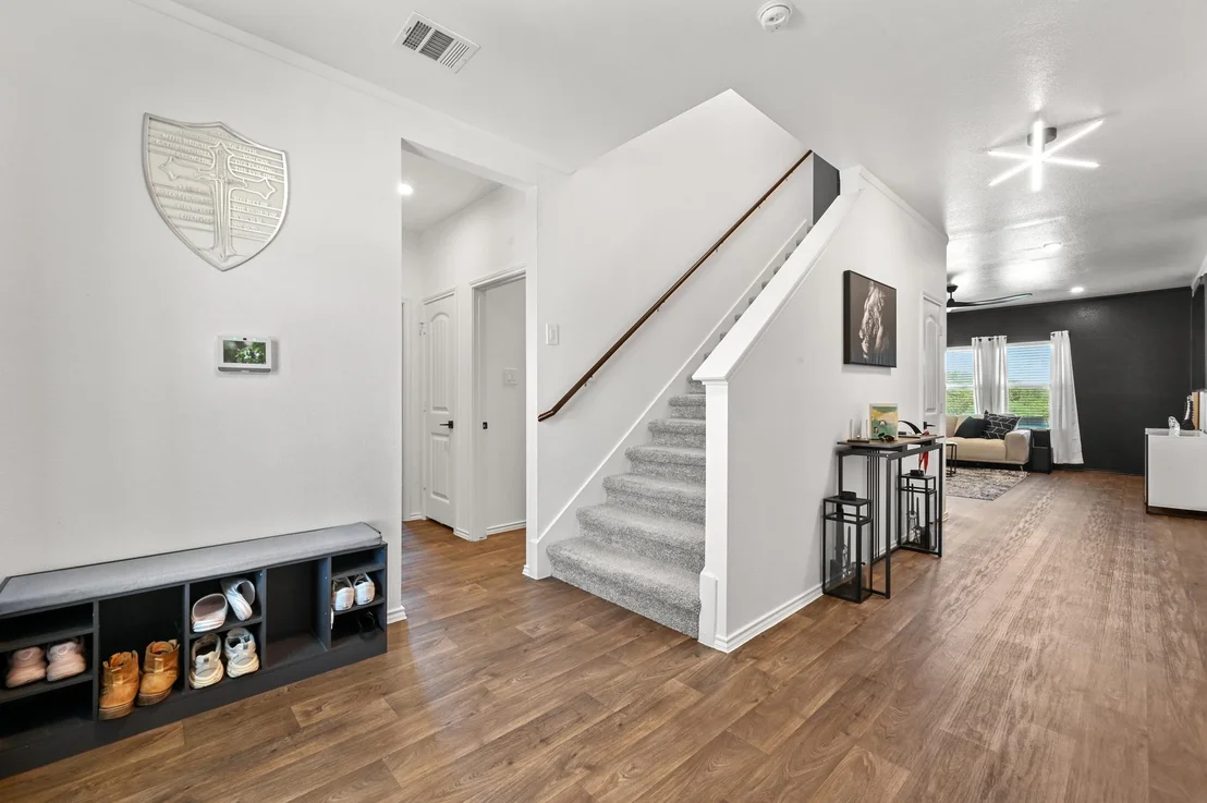 Photo of 405 W Andover LN