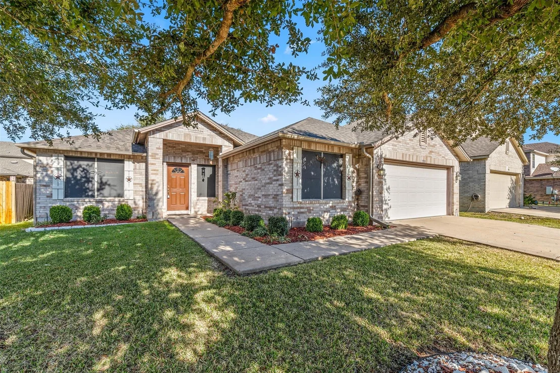 Photo of 910 Yellowstone DR