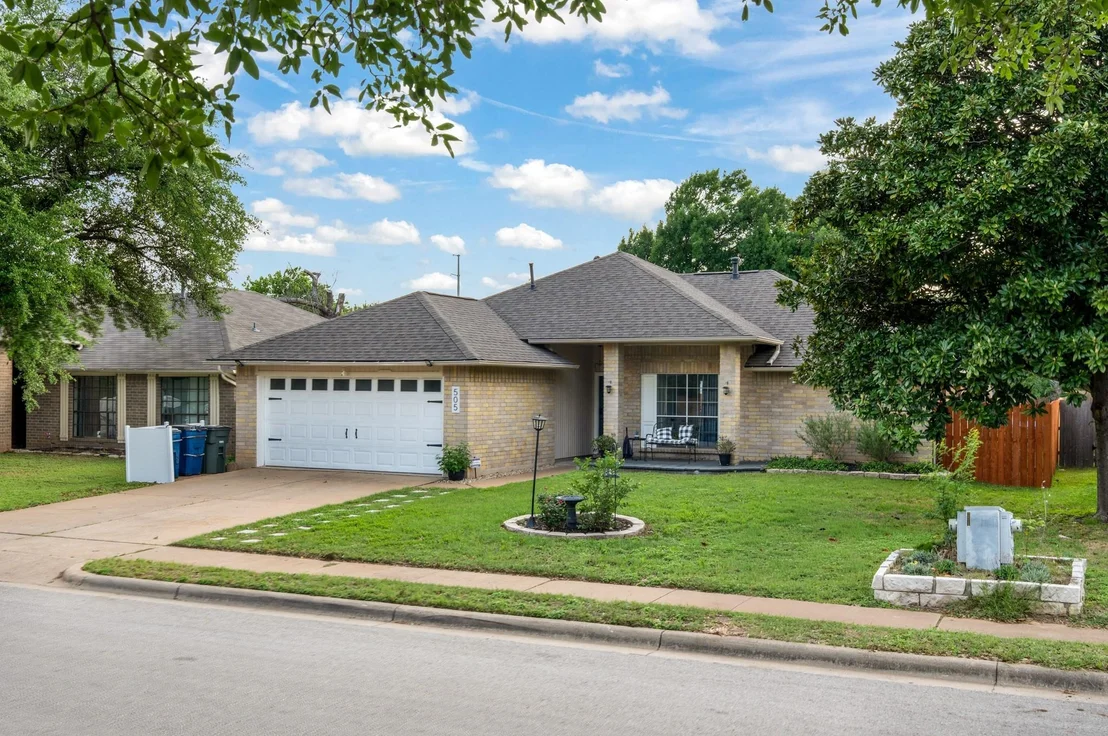 Photo of 505 Eaglecreek DR