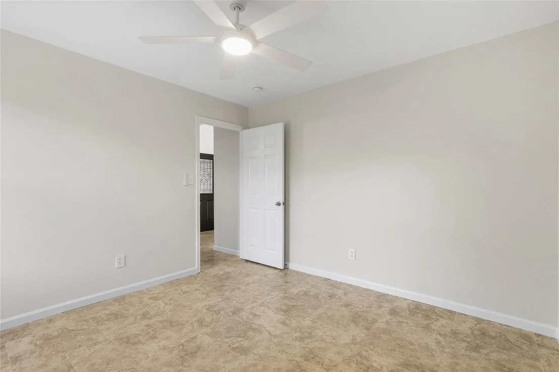 Photo of 1104 Cliffview DR