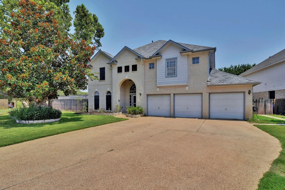 Photo of 16019 Dark LN