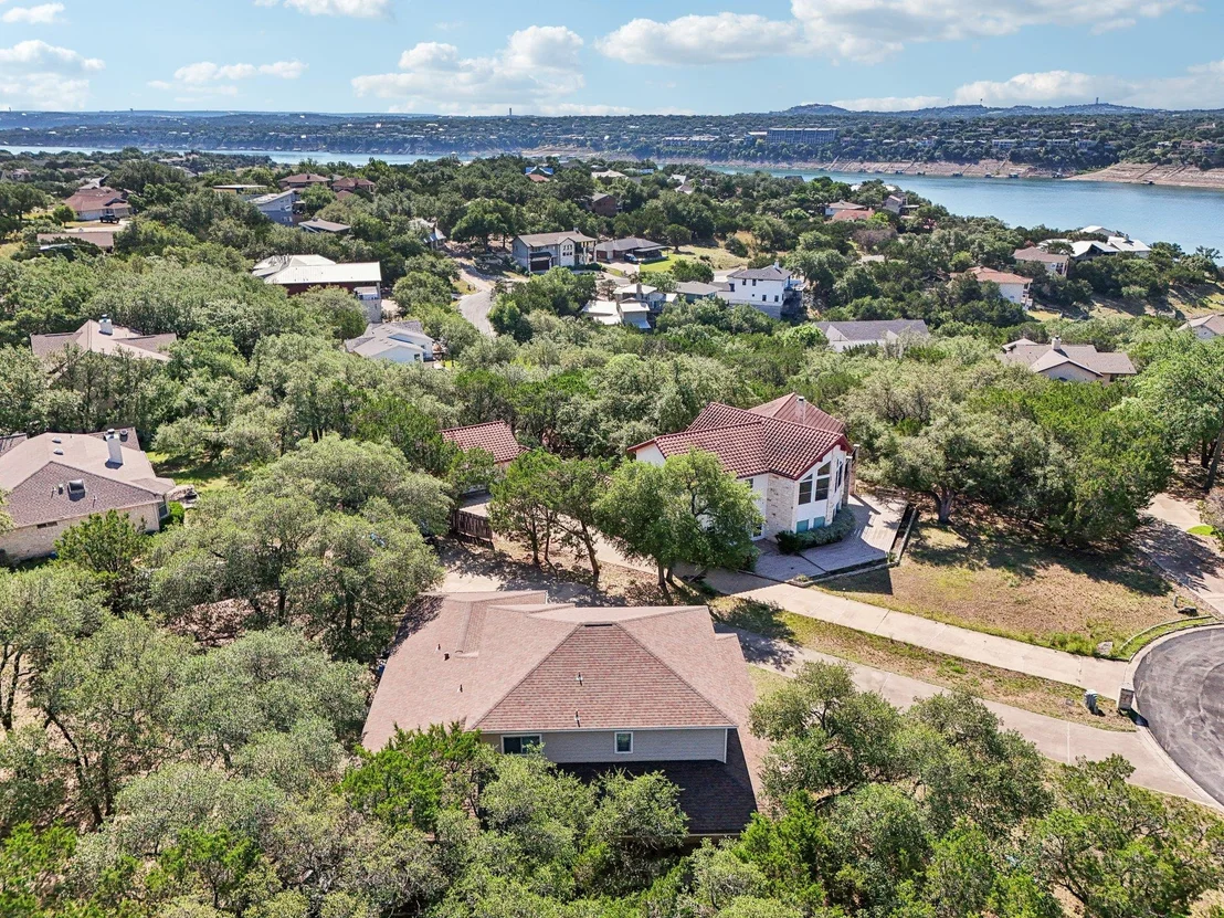 Photo of 600 Augusta CIR N
