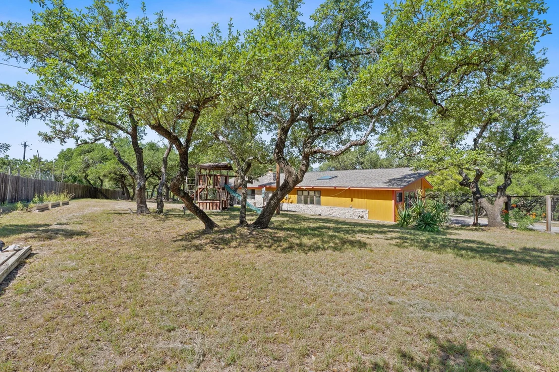 Photo of 8705 S View RD