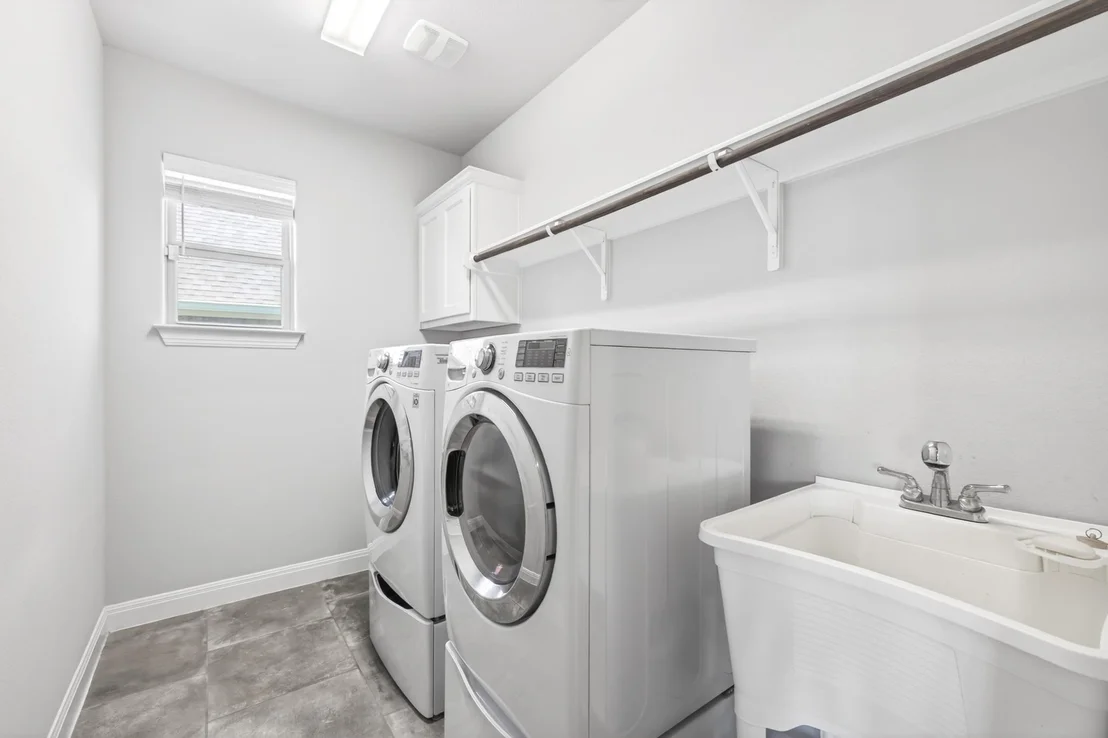 Photo of 4105 Haight ST
