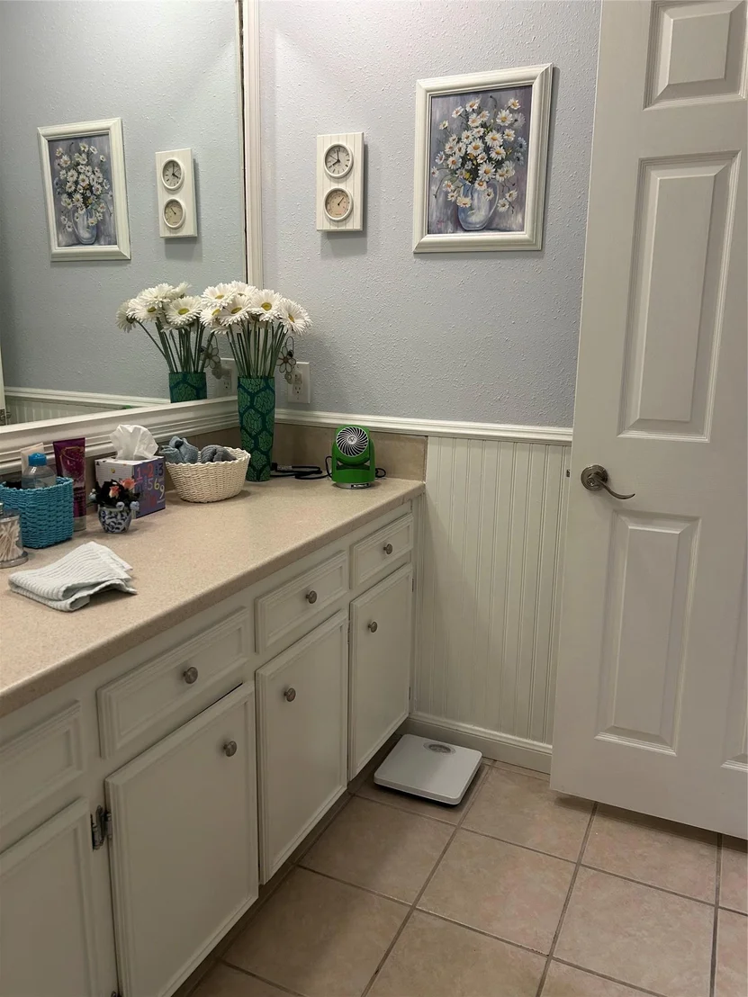 Photo of Unit D at 11121 Pinehurst DR
