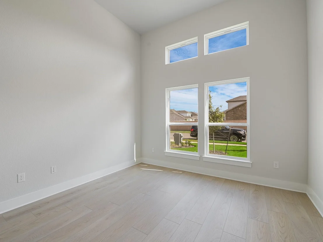 Photo of 298 Smithsonian LN