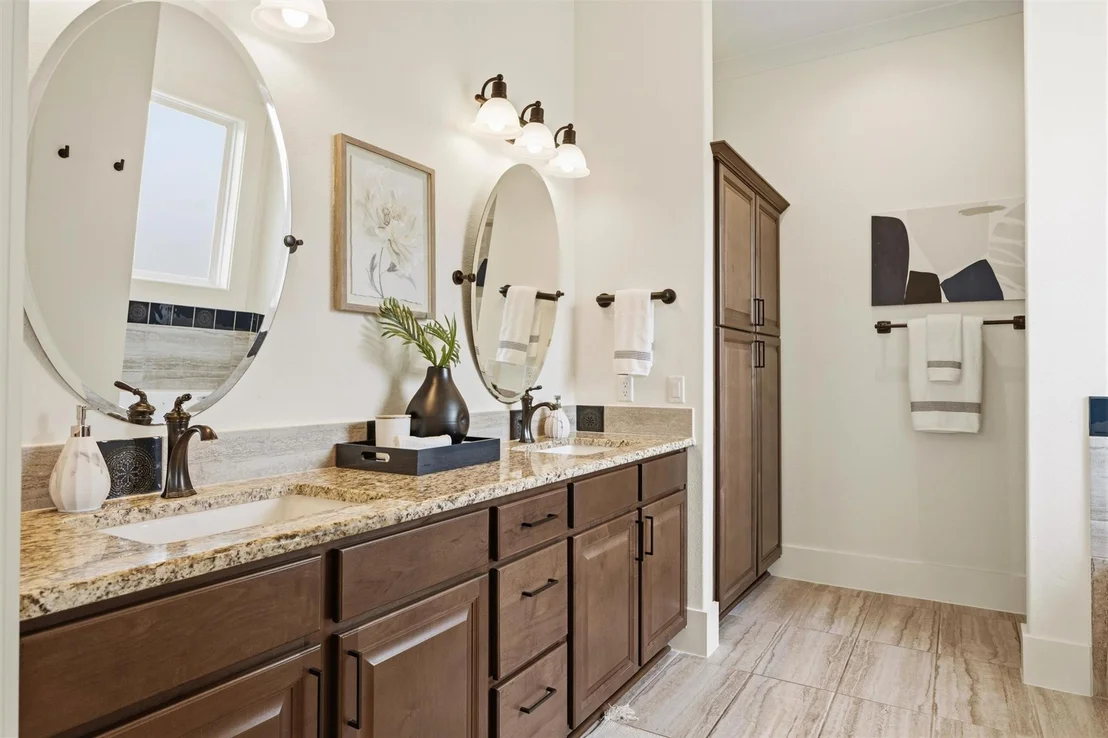 Photo of 1009 Scenic DR