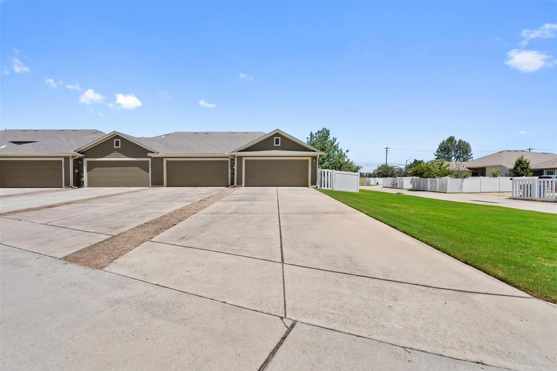 Photo of 1046 Lost Pines LN