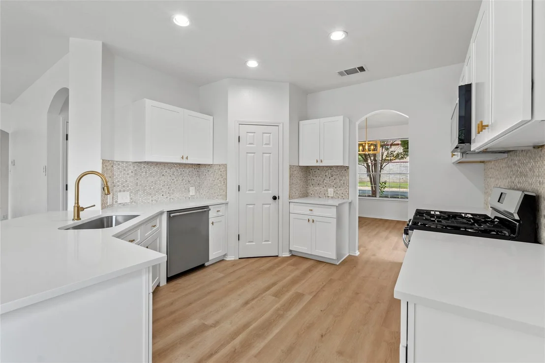 Photo of 6033 Almelo DR