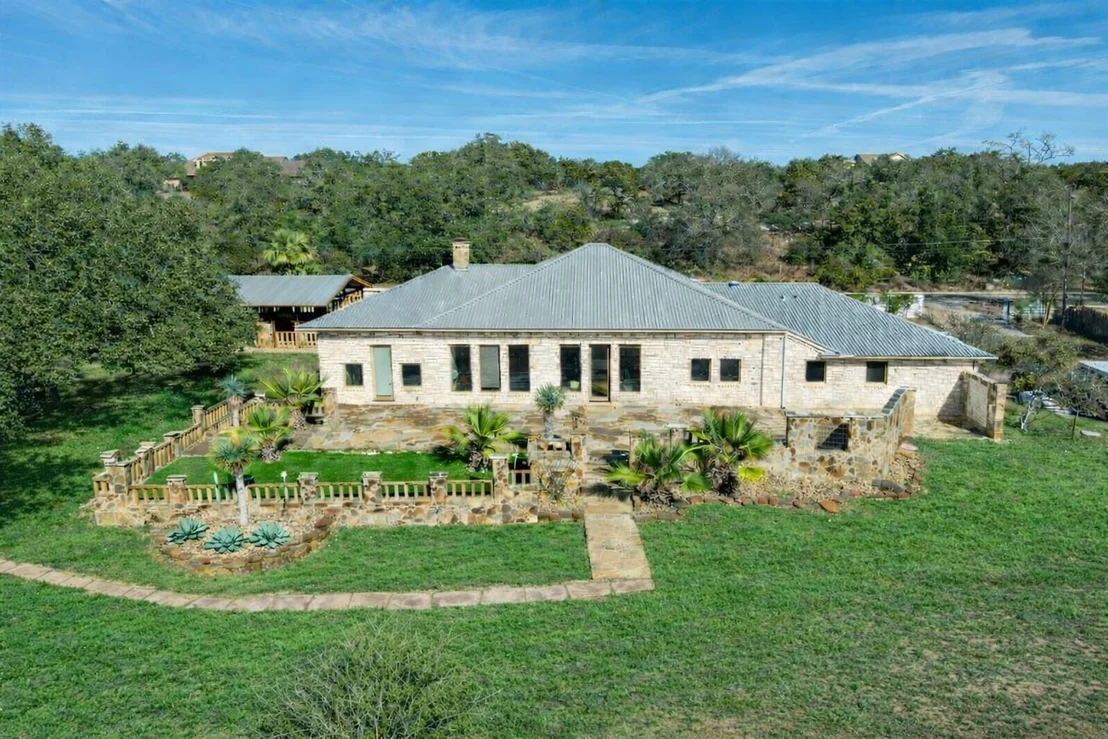 Photo of 340 Barton Ranch RD