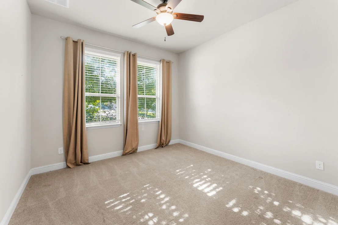 Photo of 140 Lake Rim CIR