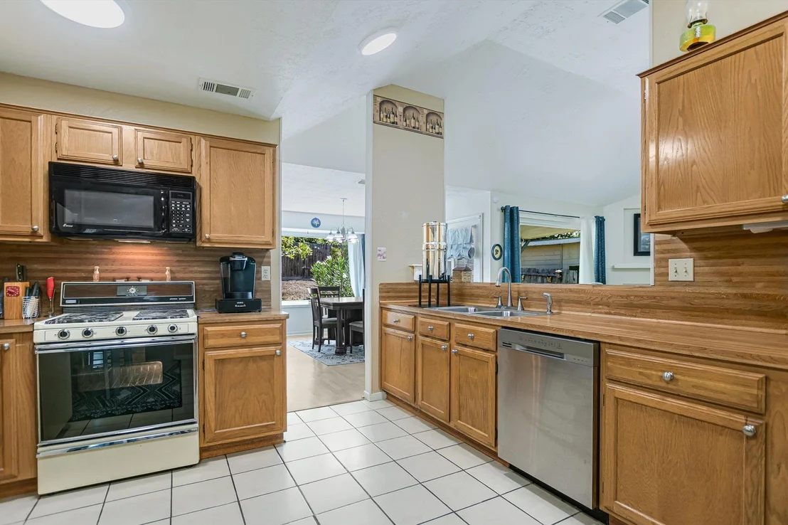 Photo of 1408 Quail Run RD