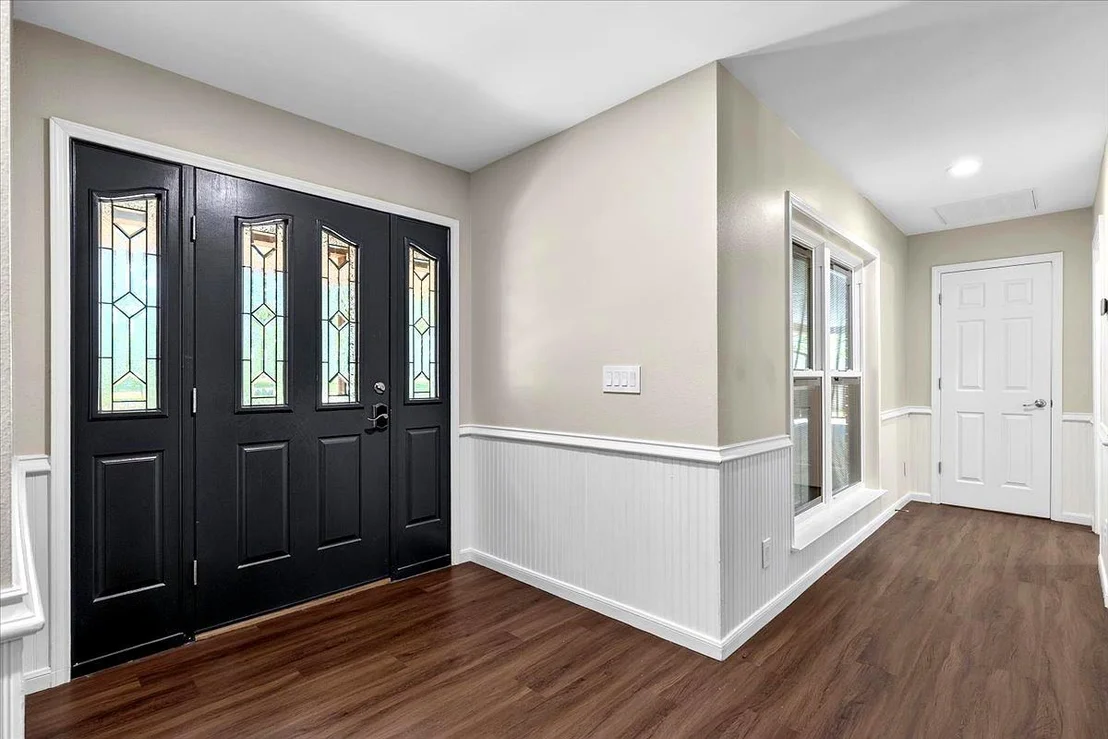 Photo of 154 Shoreline DR