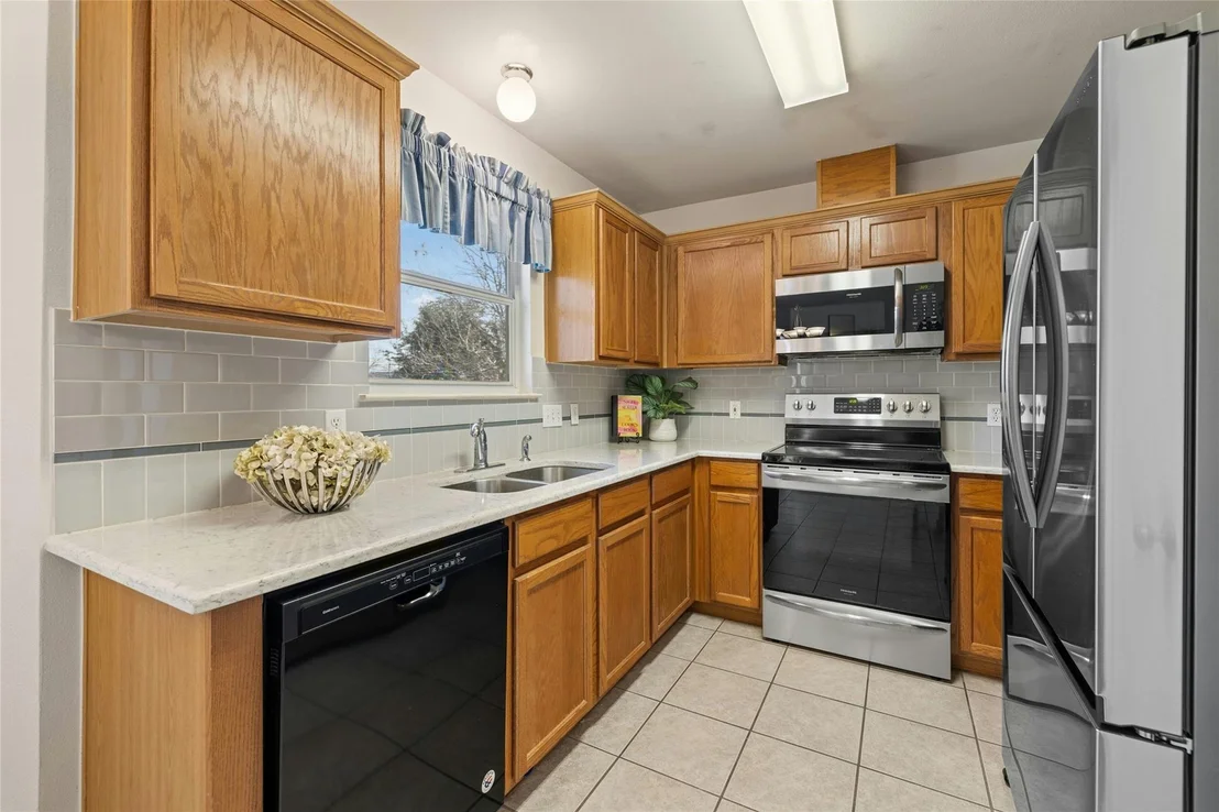 Photo of 512 Millcreek LN