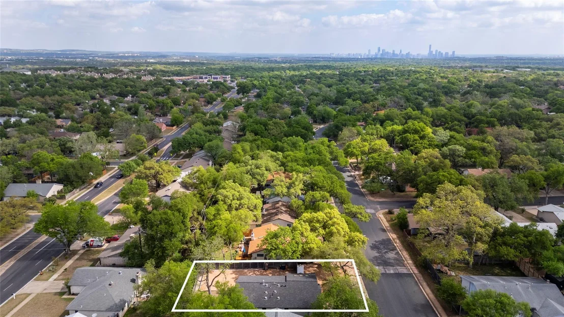 Photo of 7504 Whispering Oaks DR