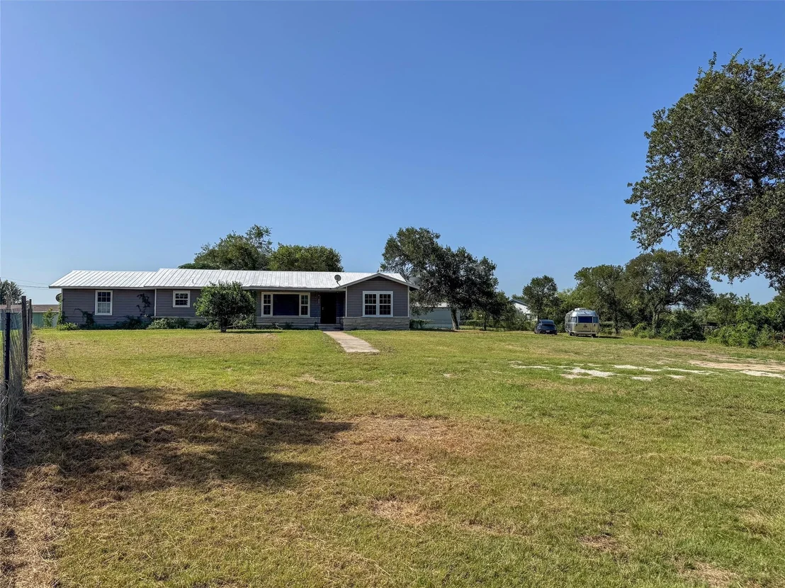 Photo of 2813 Highway 21 W