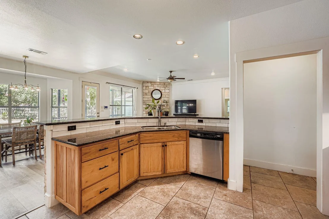 Photo of 100 Quarry Springs DR