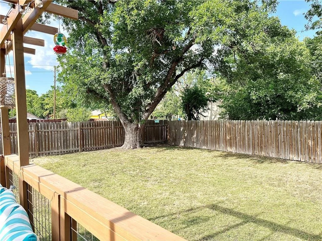 Photo of 216 Lizzie ST