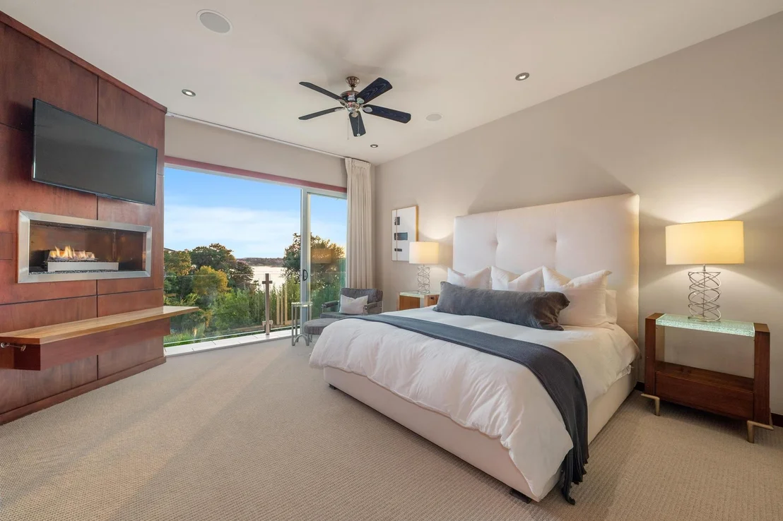 Photo of 105 Edgewater CV