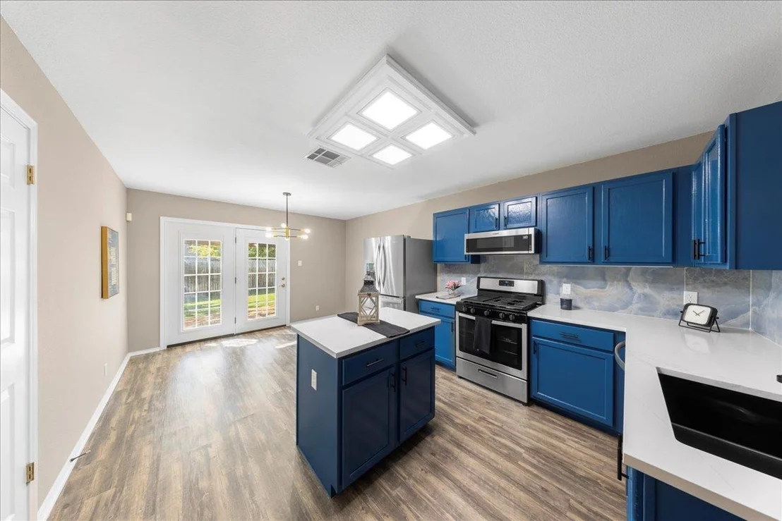 Photo of 202 Ashbury DR