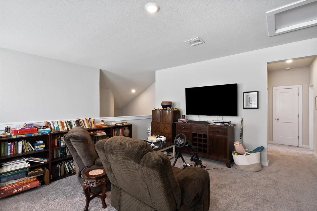 Photo of 1112 Bluewood BND