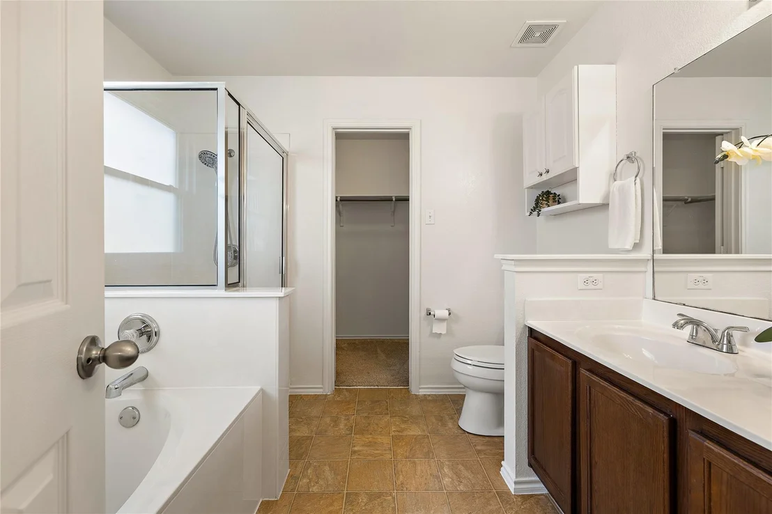 Photo of 303 Northern TRL