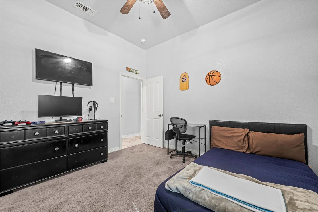 Photo of 4906 Deerwood LOOP