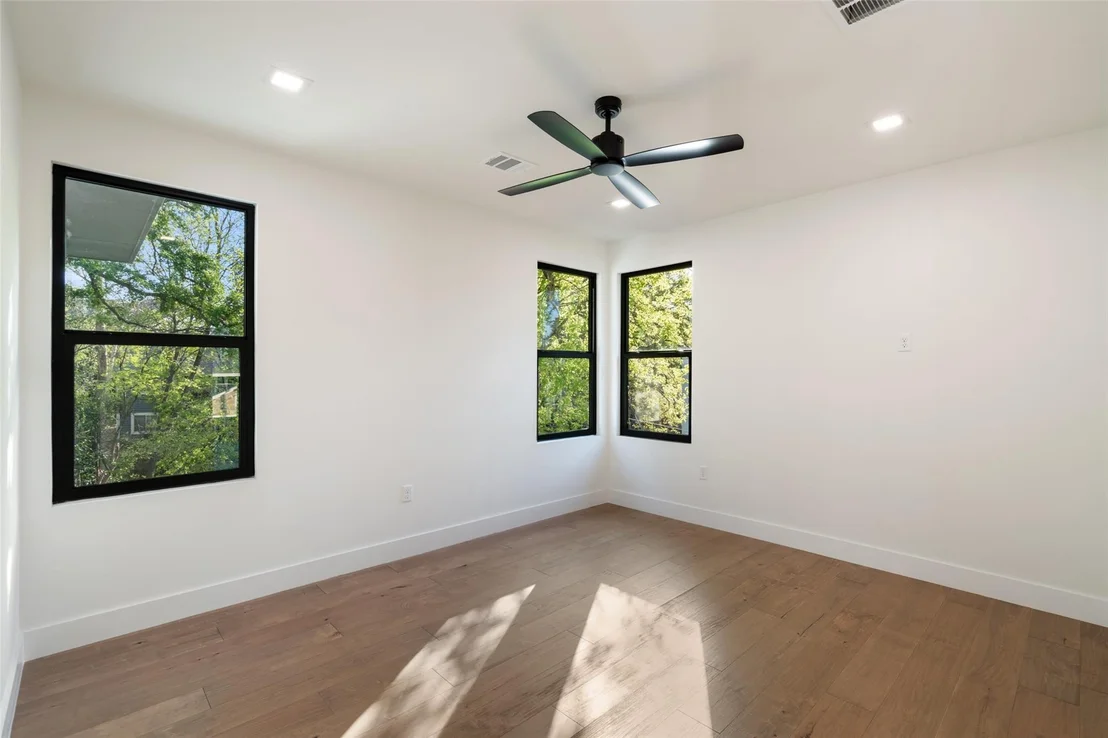 Photo of 2605 Rae Dell Ave